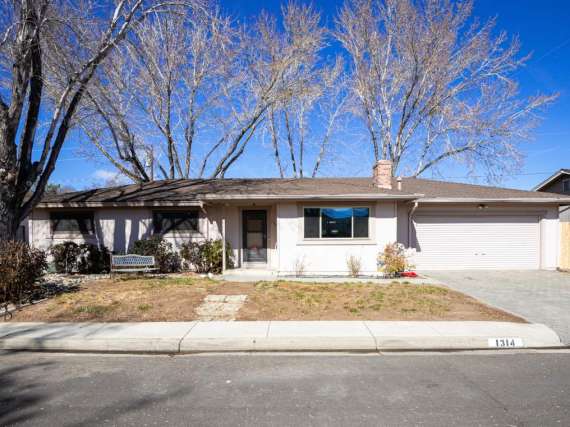 Centrally located Gardnerville Home for Sale